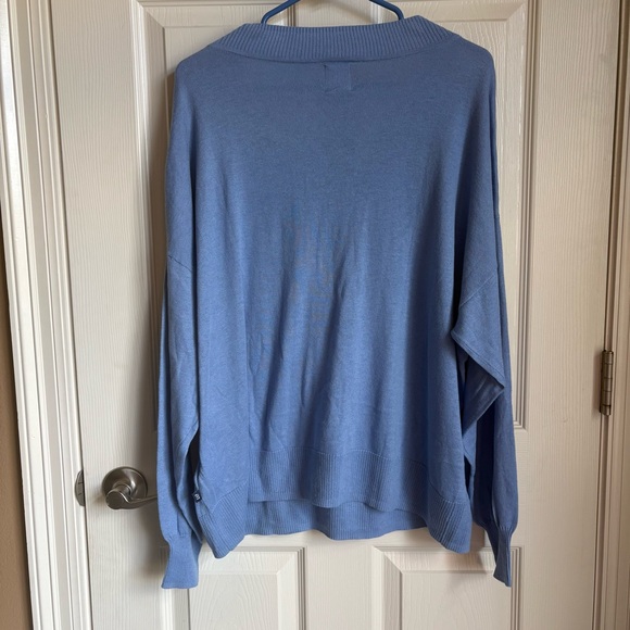 Gap Lightweight Sweater - Picture 3 of 10
